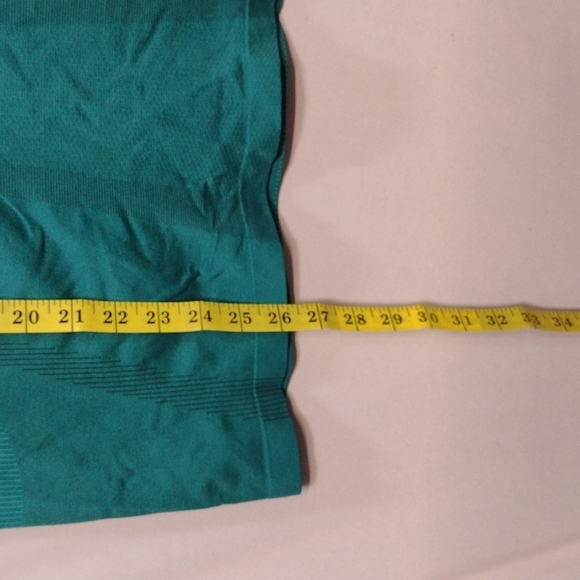 Turquoise stretchy athletic tank - Picture 4 of 7